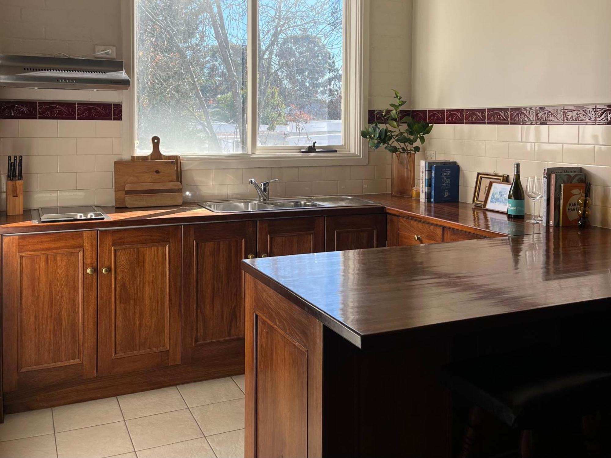 Victoria House Motor Inn Кройдън Екстериор снимка